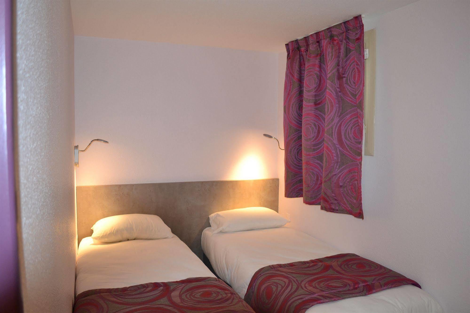 Brit Hotel Les Evens Saint-Saturnin  Exteriér fotografie